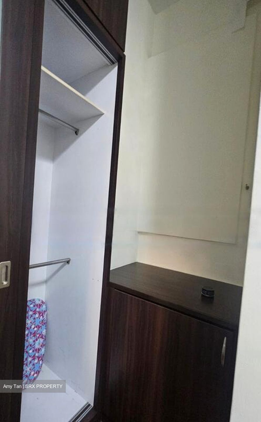 Lakepoint Condominium (D22), Condominium #462330241